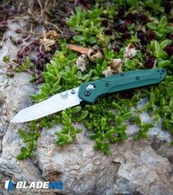 Benchmade 940 Osborne AXIS Lock Knife Green (3.4" Satin) -Benchmade Knife Shop Benchmade Osborne AXIS Lock Knife Green Satin 940 BHQ0160 kp rock green web